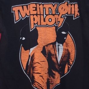 Twenty one pilots